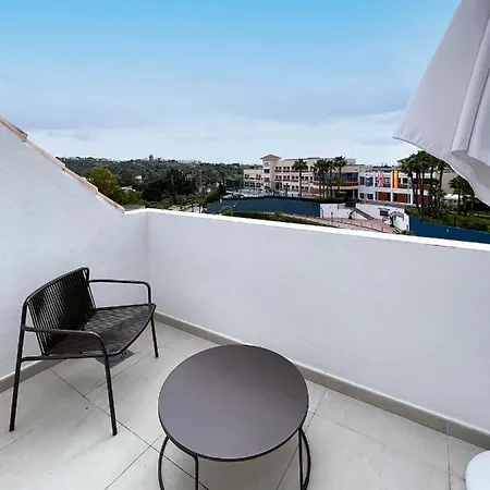 Coastal In Gated Community Close To Puerto Banus And Centro Plaza , Lr10 Apartment *