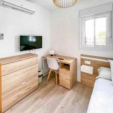 Coastal In Gated Community Close To Puerto Banus And Centro Plaza , Lr10 Apartment