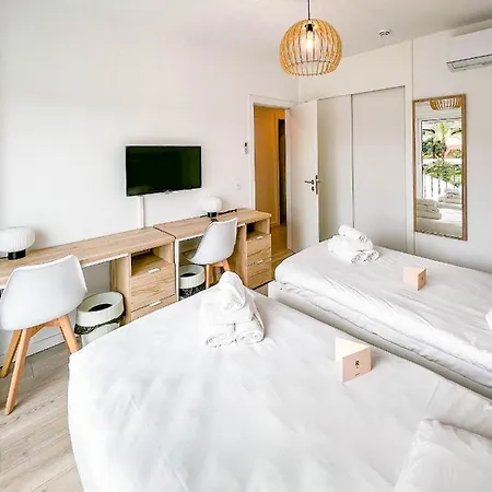 Coastal In Gated Community Close To Puerto Banus And Centro Plaza , Lr10 Apartment