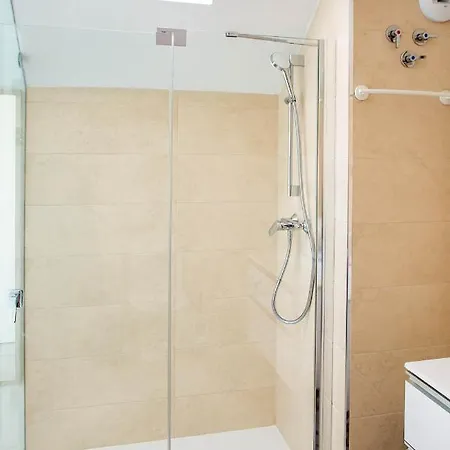 Apartment Coastal In Gated Community Close To Puerto Banus And Centro Plaza , Lr10 Marbella
