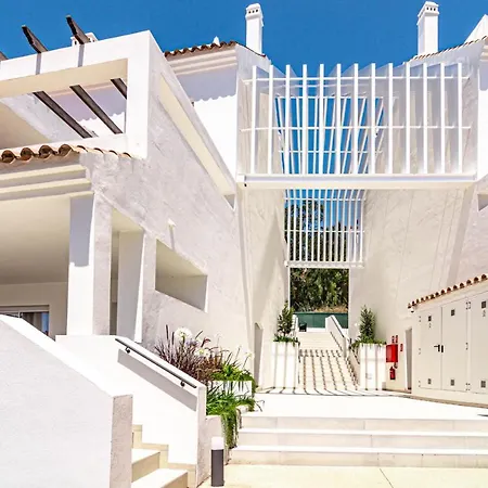 Coastal In Gated Community Close To Puerto Banus And Centro Plaza , Lr10 * Marbella