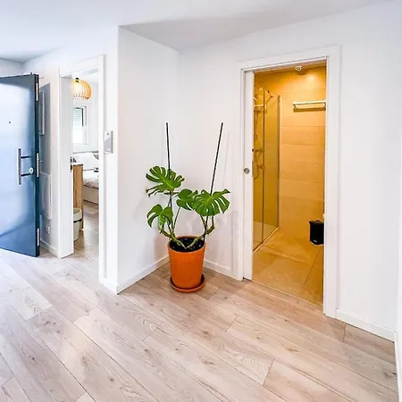 Coastal In Gated Community Close To Puerto Banus And Centro Plaza , Lr10 Apartment