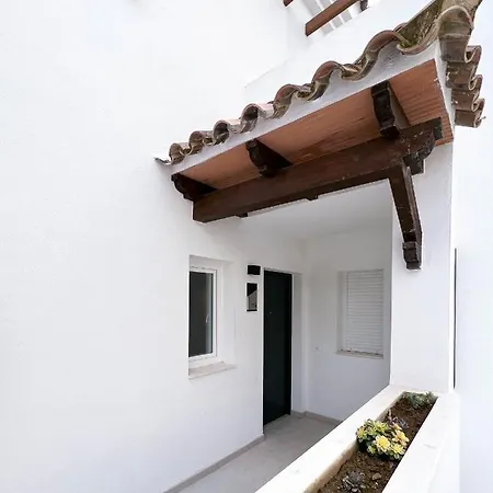 Coastal In Gated Community Close To Puerto Banus And Centro Plaza , Lr10 Apartment