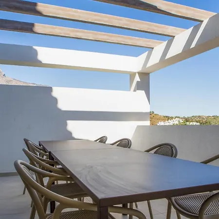Coastal In Gated Community Close To Puerto Banus And Centro Plaza , Lr10 Apartment Marbella