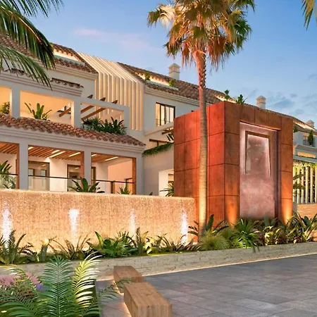 Coastal In Gated Community Close To Puerto Banus And Centro Plaza , Lr10 Marbella